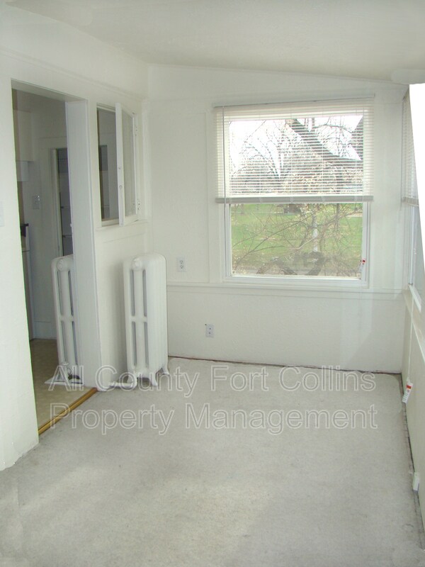 Building Photo - 401 Elm St