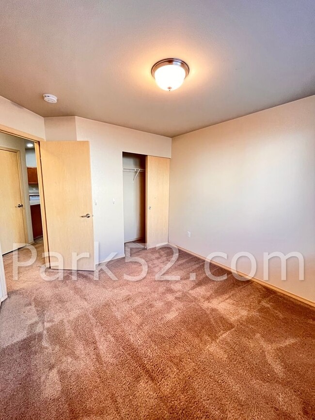 Building Photo - 3-Bedroom Duplex Home - Gated Community - South Hill