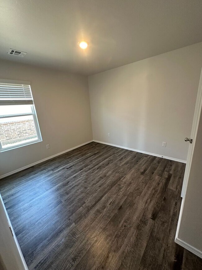 Building Photo - 11620 Krew Wy