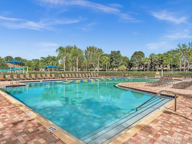 Building Photo - 7834 Oak Grove Cir