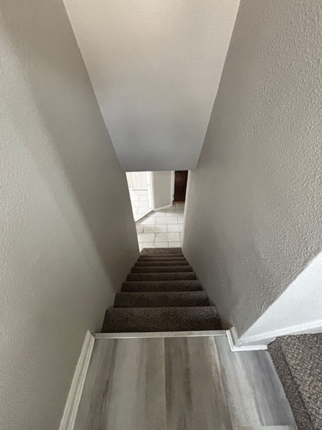 Building Photo - 4 Bedroom 2 Bath House by Frontier Park