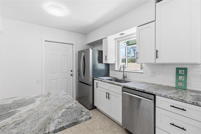 Building Photo - 3700 Whiting Dr SE