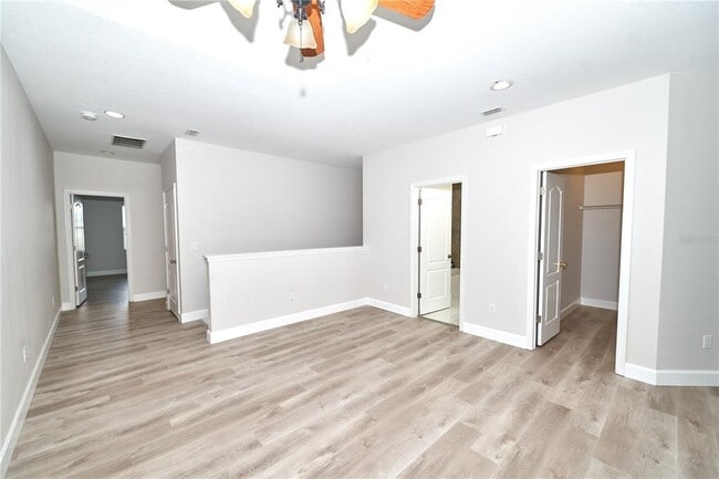 Building Photo - 13565 Fountainbleau Dr