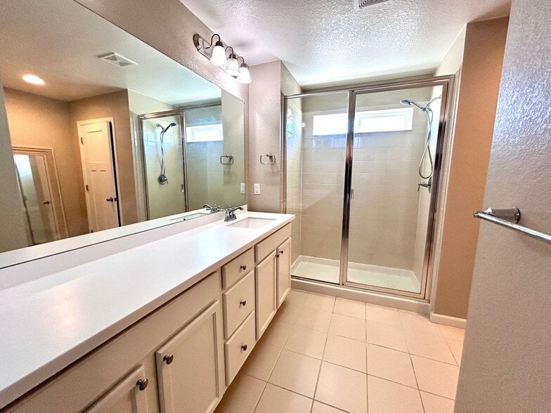 Building Photo - 551 W 175th Pl