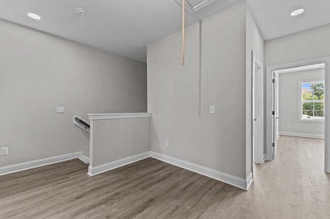 Building Photo - 607 Marshskip Wy
