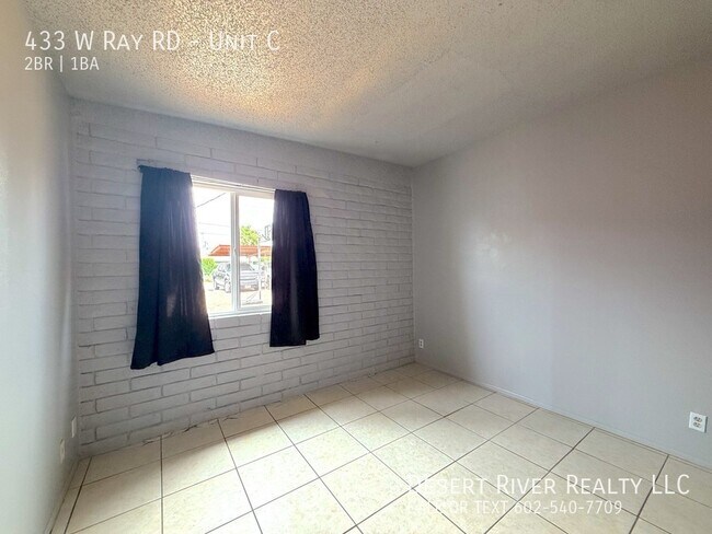 Building Photo - 433 W Ray Rd