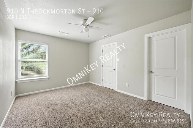Building Photo - 910 N Throckmorton St