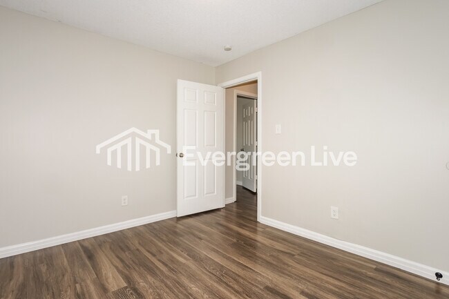 Building Photo - 3946 Chelsea Hill Dr