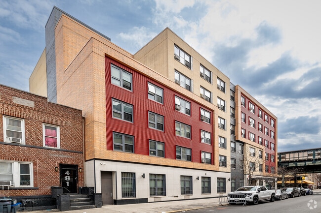 491 Sheffield Avenue - Livonia Commons
