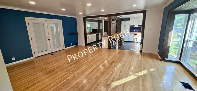 Building Photo - 3229 Westonia Dr