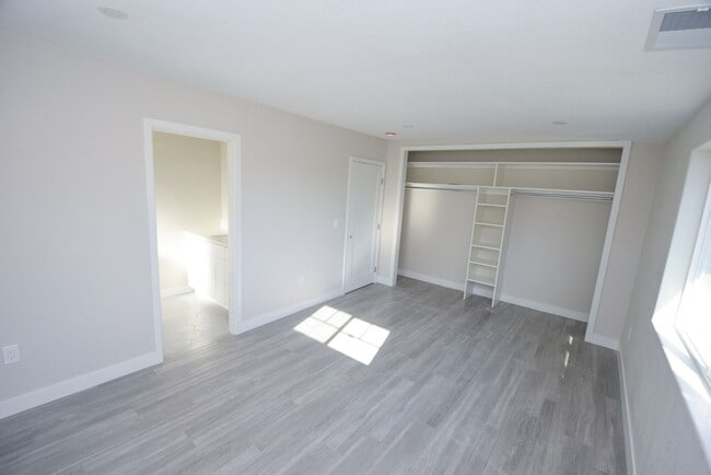 Building Photo - 522 N. 12TH ST.