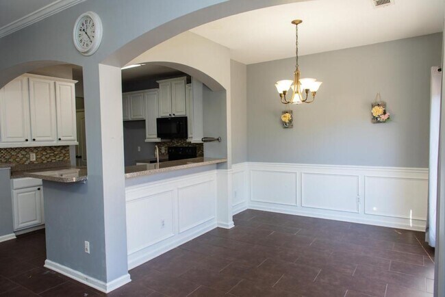 Building Photo - 2505 Arnold Mill Rd NW