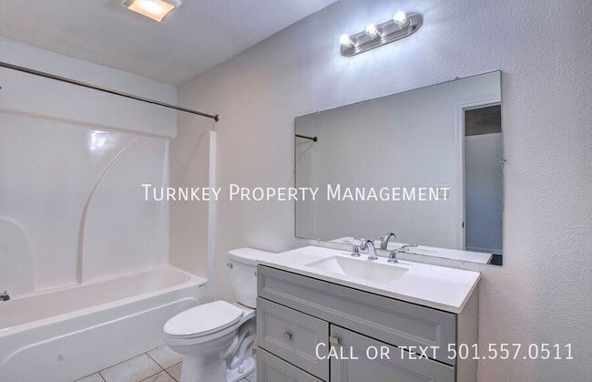 Building Photo - 20 S Wakefield Dr