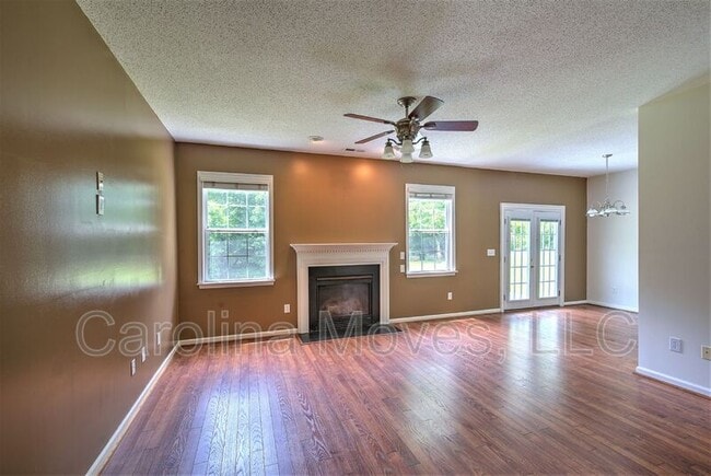 Building Photo - 140 Rounded Wing Dr