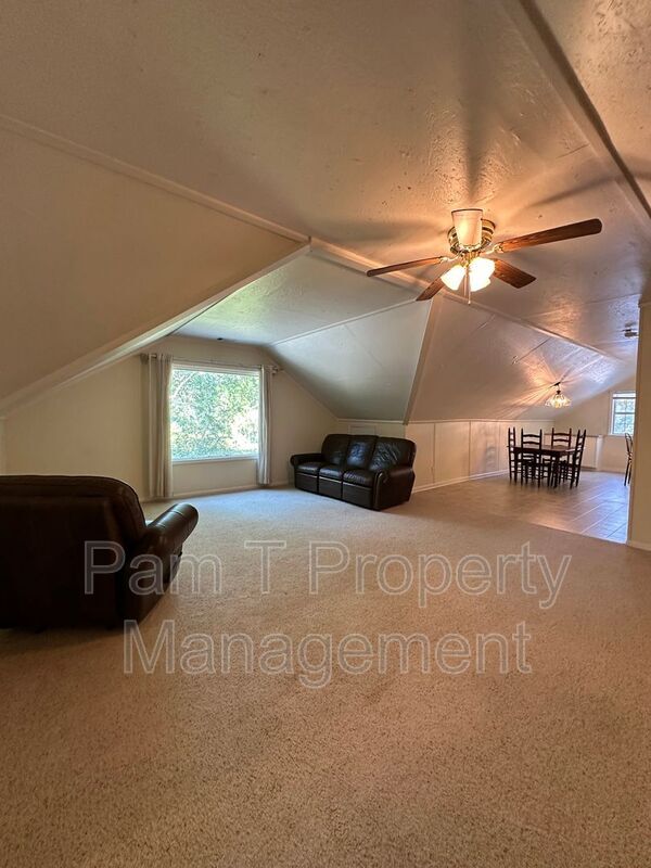 Building Photo - 9160 Ferguson Ave