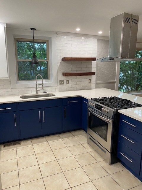 Building Photo - 209 43rd St S