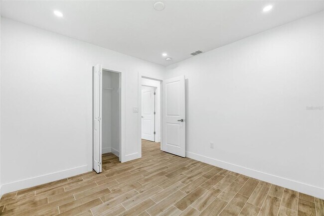 Building Photo - 2318 S Hubert Ave