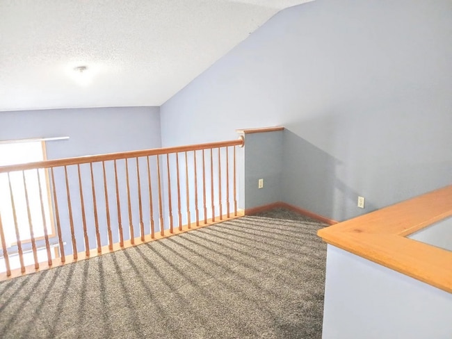 Building Photo - 670 Kingfisher Ln