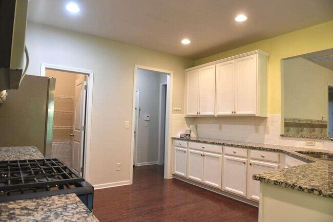 Building Photo - 5145 Brierstone Dr