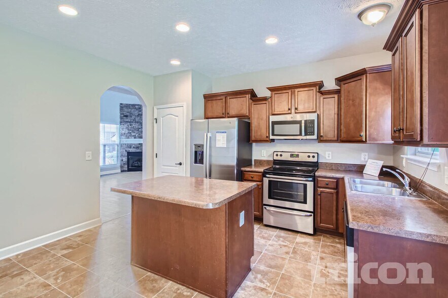 Building Photo - 241 Sundown Dr