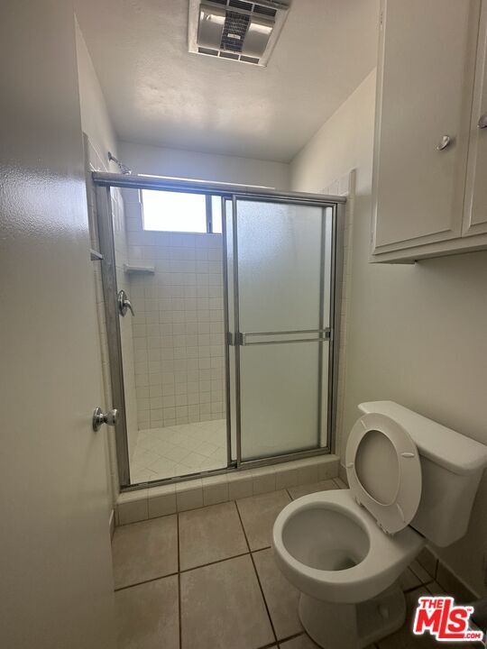 Building Photo - 1420 S Oakhurst Dr