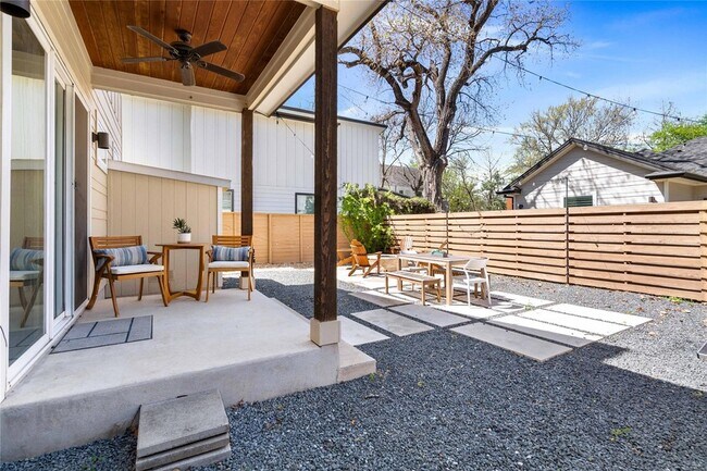 Building Photo - 1126 Linden St