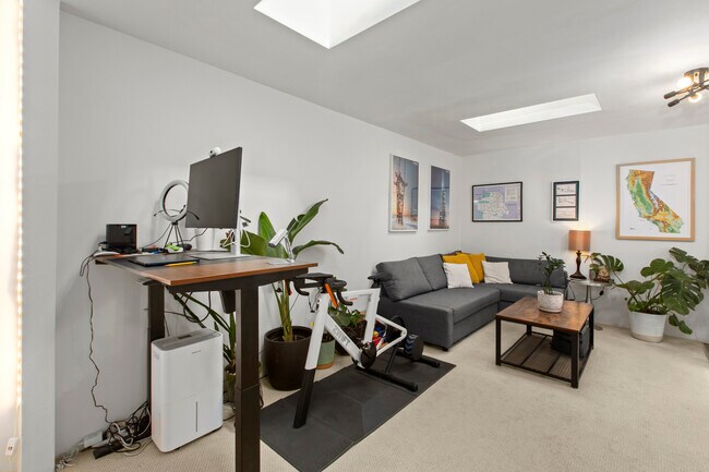 Building Photo - 32A Landers St