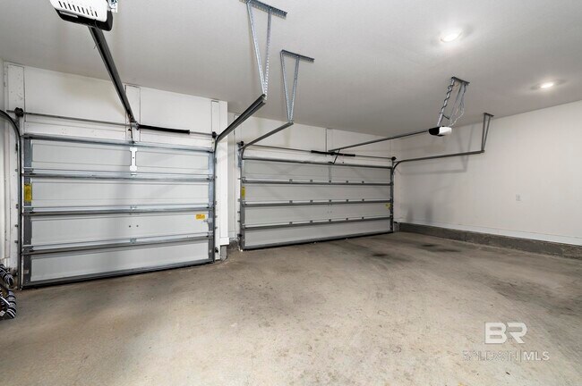 Building Photo - 231 Bronze St