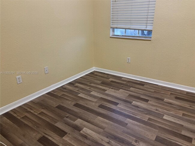 Building Photo - 9053 Plymouth Pl