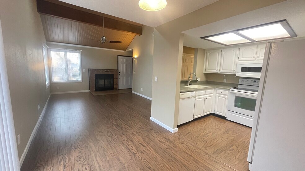 Looking at LVRM/front door area from Dining - 3440 S Delaware Ave