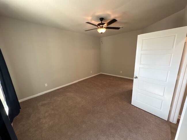 Building Photo - AVAILABLE NOW; APPLY AT OUR WEBSITE TODAY!!