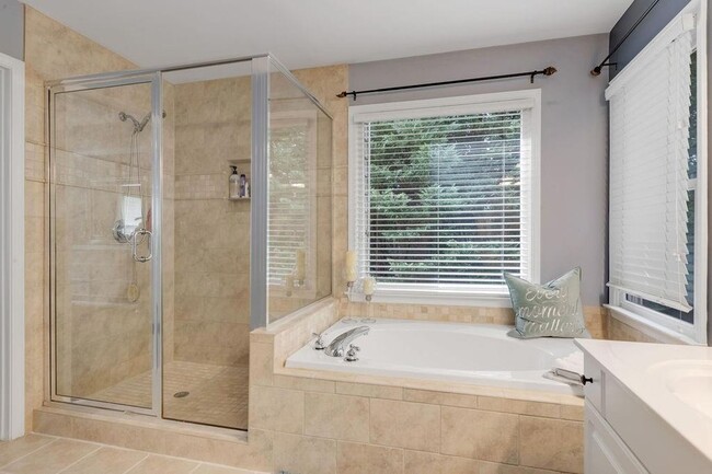 Building Photo - 3247 Blackstone Run