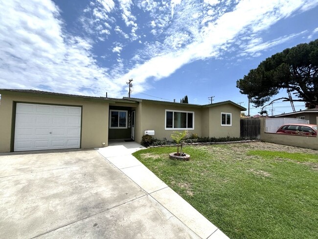 Building Photo - 12728 Linnell Ave