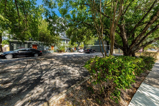 Building Photo - Las Palmas Townhomes