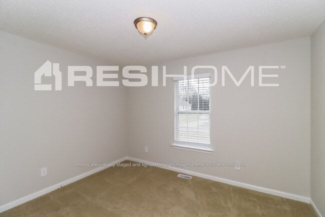 Building Photo - 239 Periwinkle St