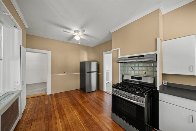 Building Photo - 99 Montvale Ave