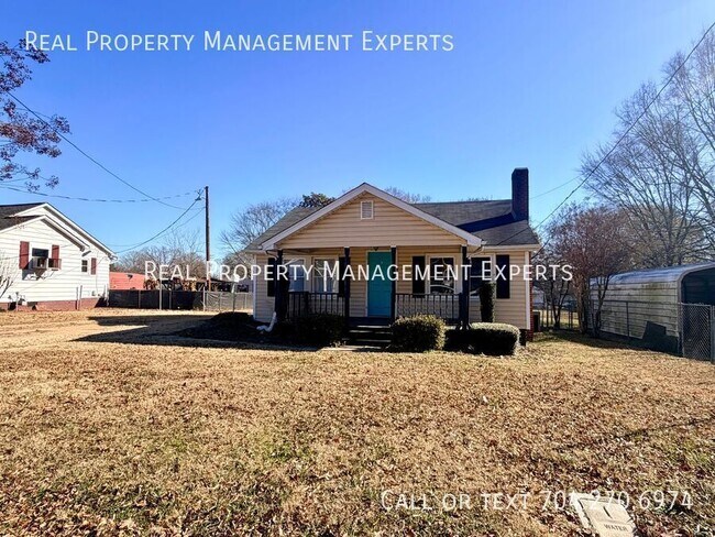 Building Photo - 4 Hickory St SW