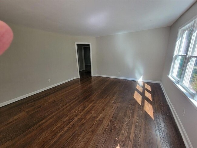Building Photo - 1040 Shepherds Ln NE
