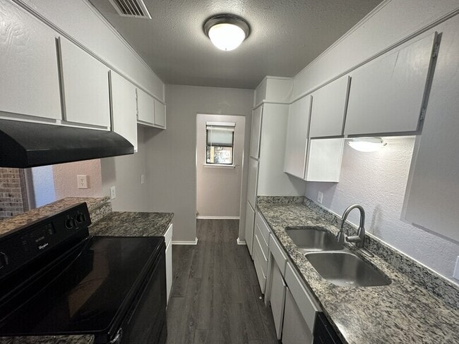 Building Photo - 6140 Vega Dr