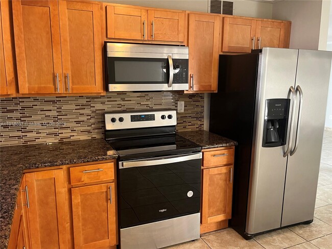 Building Photo - 9722 NW 6th Ln