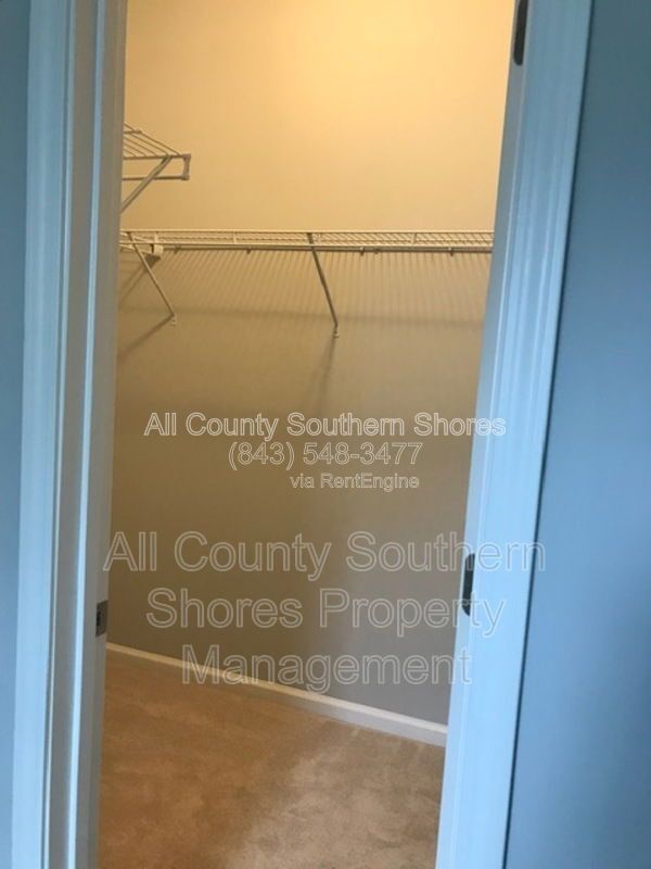 Building Photo - 877 Devon Estate Ave