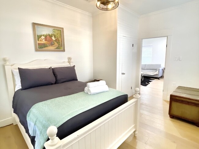 Building Photo - 301 Tabor St