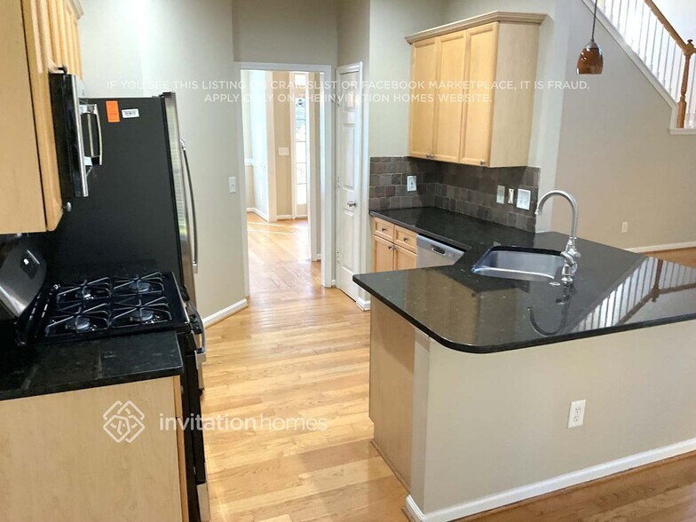 Building Photo - 117 Chickory Ln