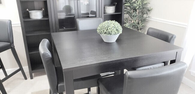 Building Photo - Beautiful  Furnished 1/1 condo x Rent  in Winter Park Next to Full Sail University !
