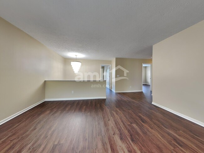 Building Photo - 3455 Lakebrook Ct