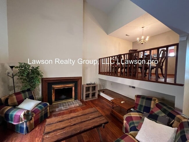 Building Photo - 2217 Jefferson St SW