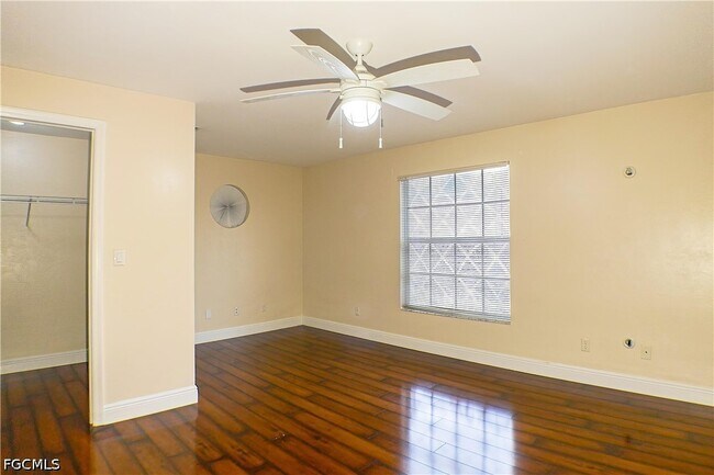 Building Photo - 160 Lady Palm Dr