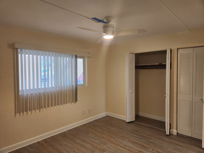 Building Photo - 2 bedroom 2 bath recent remodel Direct riv...