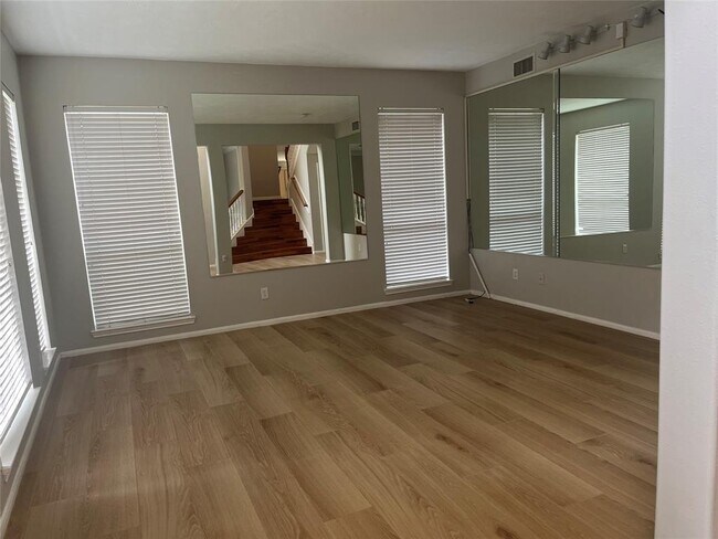Building Photo - 1123 Elmgrove Park Ln