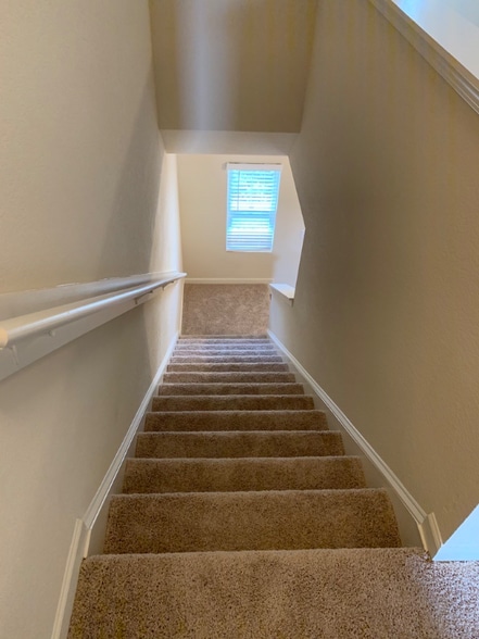 Building Photo - 821 Independence Ave